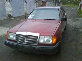 1988 Mercedes-Benz E-Class Pictures