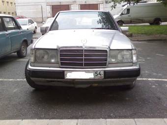 1988 Mercedes-Benz E-Class Pictures