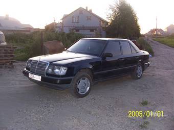 1988 Mercedes-Benz E-Class Pictures