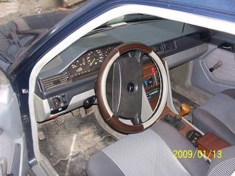 1988 Mercedes-Benz E-Class Photos