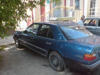 1988 Mercedes-Benz E-Class Pictures