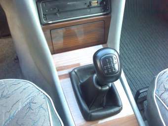 1989 Mercedes-Benz E-Class Pictures