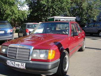 1989 Mercedes-Benz E-Class Photos