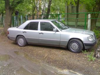 1989 Mercedes-Benz E-Class Photos