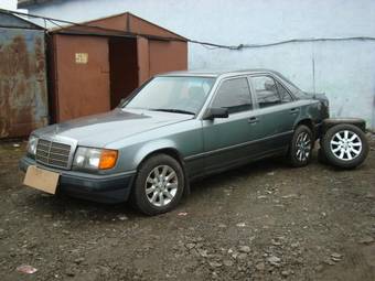 1989 Mercedes-Benz E-Class Photos