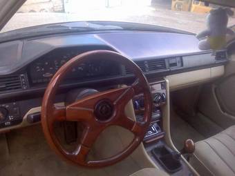 1989 Mercedes-Benz E-Class Photos