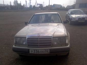 1989 Mercedes-Benz E-Class Photos
