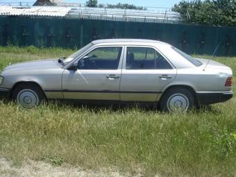 1989 Mercedes-Benz E-Class Photos