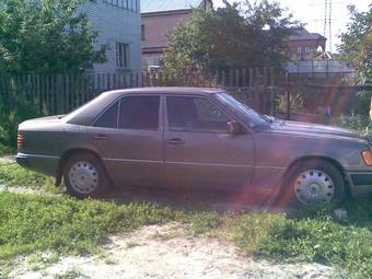 1989 Mercedes-Benz E-Class Pictures