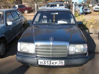 1990 Mercedes-Benz E-Class Photos