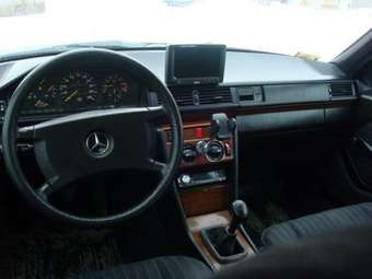 1990 Mercedes-Benz E-Class Pictures