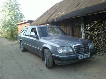 1990 Mercedes-Benz E-Class Pictures