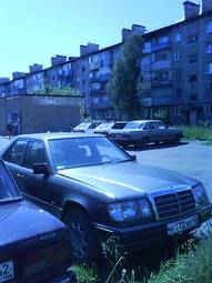 1990 Mercedes-Benz E-Class Photos