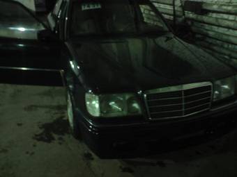 1991 Mercedes-Benz E-Class Pictures