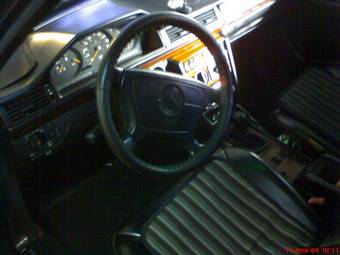 1991 Mercedes-Benz E-Class Photos