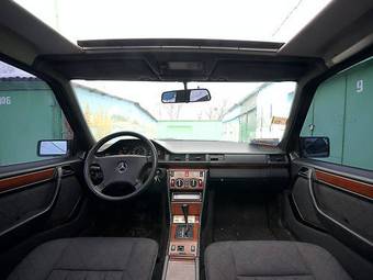 1991 Mercedes-Benz E-Class Pictures
