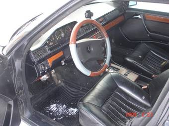 1991 Mercedes-Benz E-Class Photos