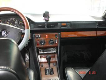 1991 Mercedes-Benz E-Class Photos
