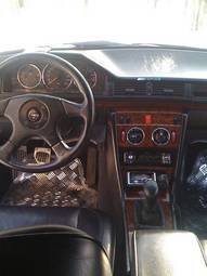 1991 Mercedes-Benz E-Class Images