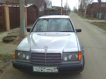 1991 Mercedes-Benz E-Class Pics