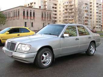 1992 Mercedes-Benz E-Class Pictures