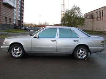 1992 Mercedes-Benz E-Class Pictures