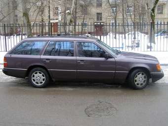 1992 Mercedes-Benz E-Class Pictures