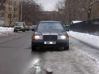 1992 Mercedes-Benz E-Class Pictures
