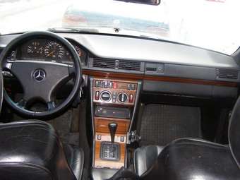 1992 Mercedes-Benz E-Class Photos