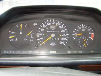 1992 Mercedes-Benz E-Class Images