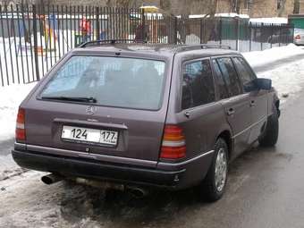 1992 Mercedes-Benz E-Class Pictures