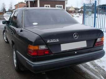 1992 Mercedes-Benz E-Class Wallpapers