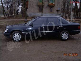 1992 Mercedes-Benz E-Class Pictures