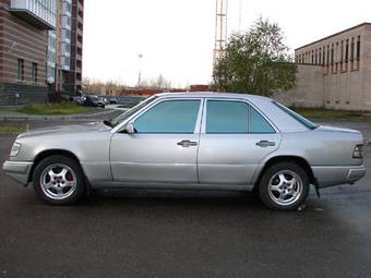 1992 Mercedes-Benz E-Class Pics
