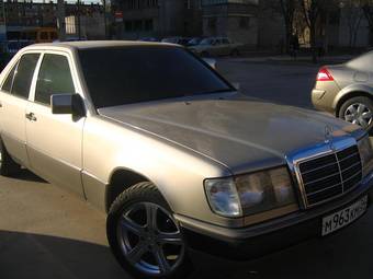 1992 Mercedes-Benz E-Class Photos