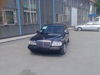 1992 Mercedes-Benz E-Class Pictures