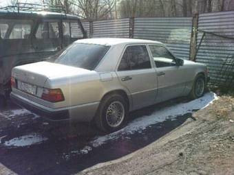 1992 Mercedes-Benz E-Class Pictures