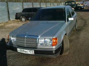 1992 Mercedes-Benz E-Class Pictures