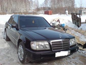 1992 Mercedes-Benz E-Class Pictures