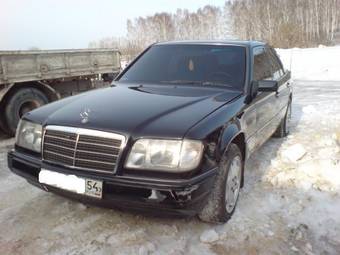 1992 Mercedes-Benz E-Class Photos