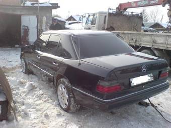 1992 Mercedes-Benz E-Class Pictures