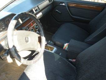 1992 Mercedes-Benz E-Class Photos