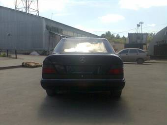1992 Mercedes-Benz E-Class Photos