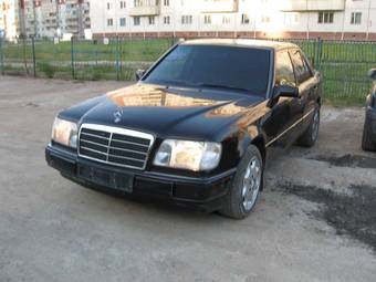 1992 Mercedes-Benz E-Class Photos