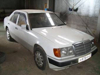 1992 Mercedes-Benz E-Class Photos