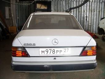 1992 Mercedes-Benz E-Class Photos