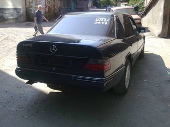 1992 Mercedes-Benz E-Class Photos