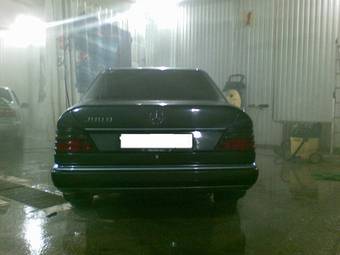 1992 Mercedes-Benz E-Class Pictures