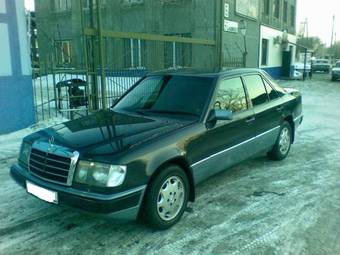 1992 Mercedes-Benz E-Class Photos