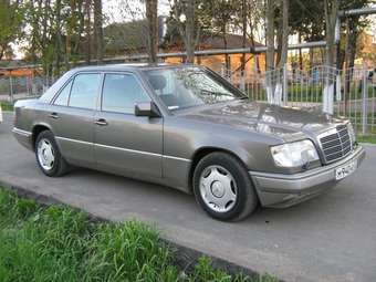 1993 Mercedes-Benz E-Class Photos